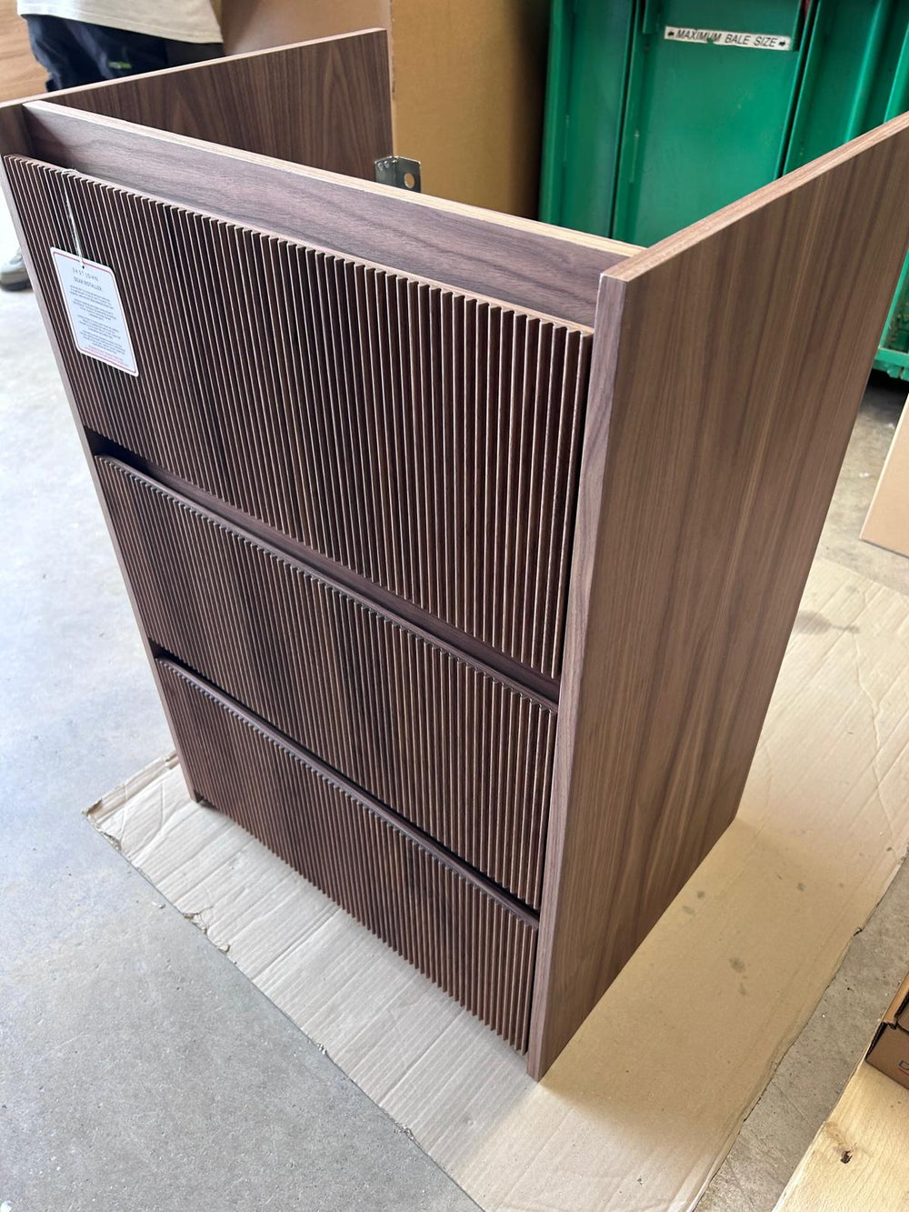 Scan_600_3_darwer_walnut