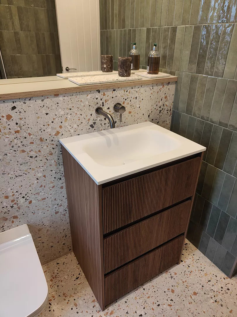 Scan_walnut_three_drawer_3